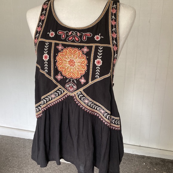 Xhilaration Tops - 🦜Xhilaration Boho Embroidered Tank Top Black size medium